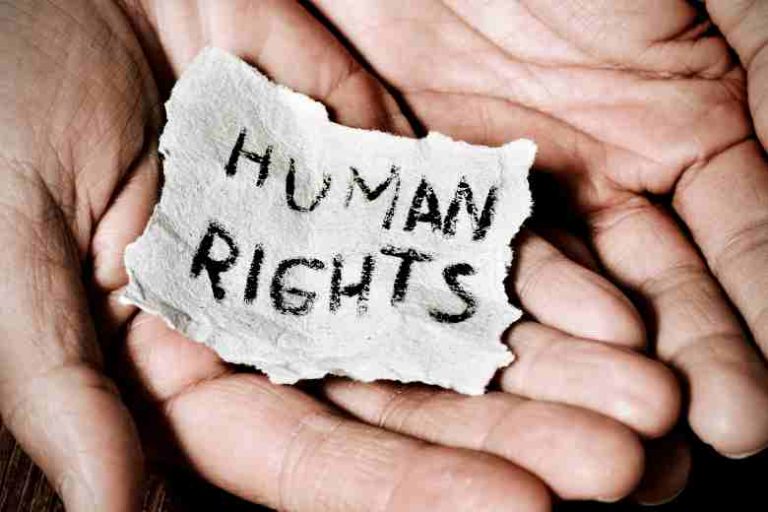 human rights essay in hindi